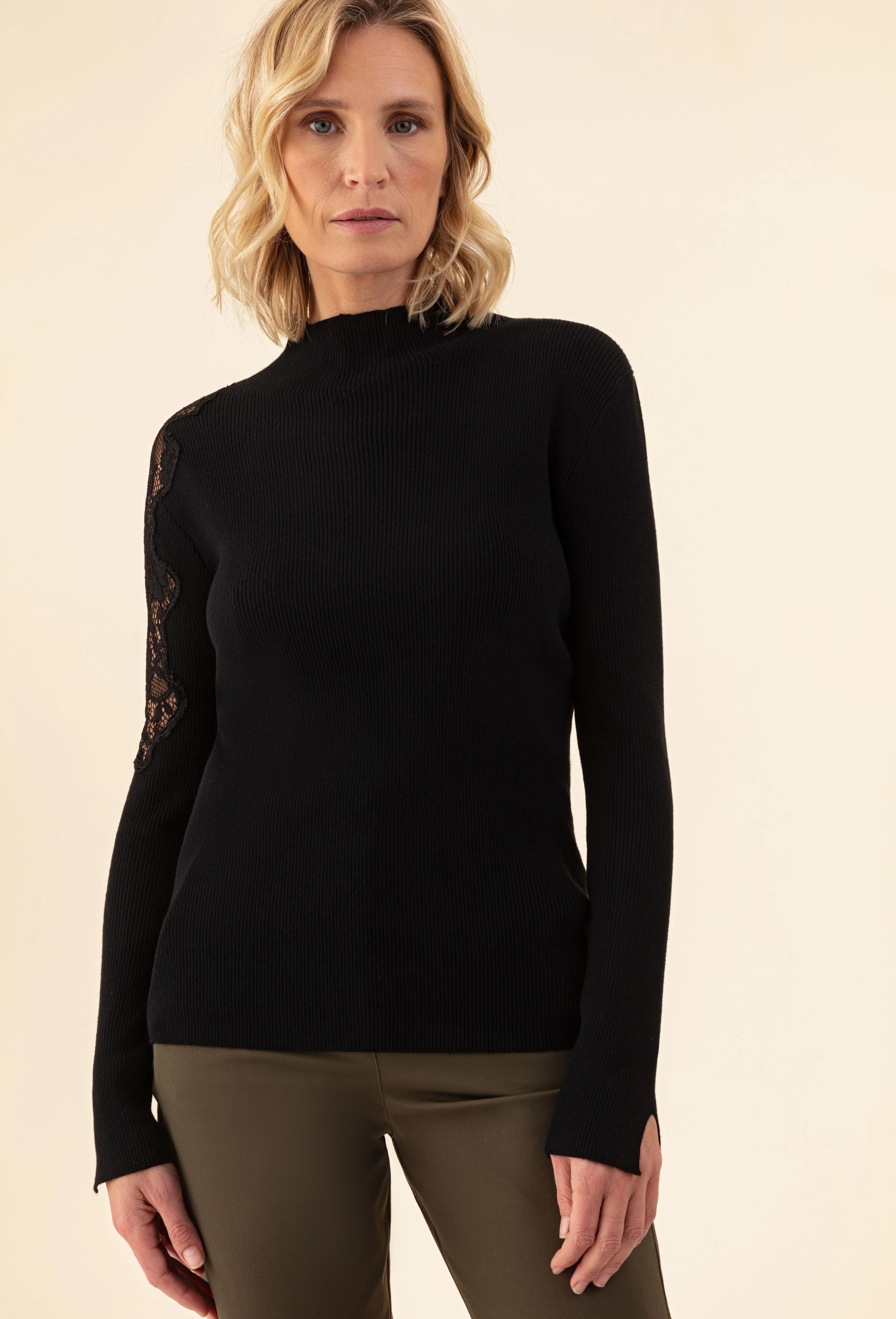 Pull Doti noir détail dentelle