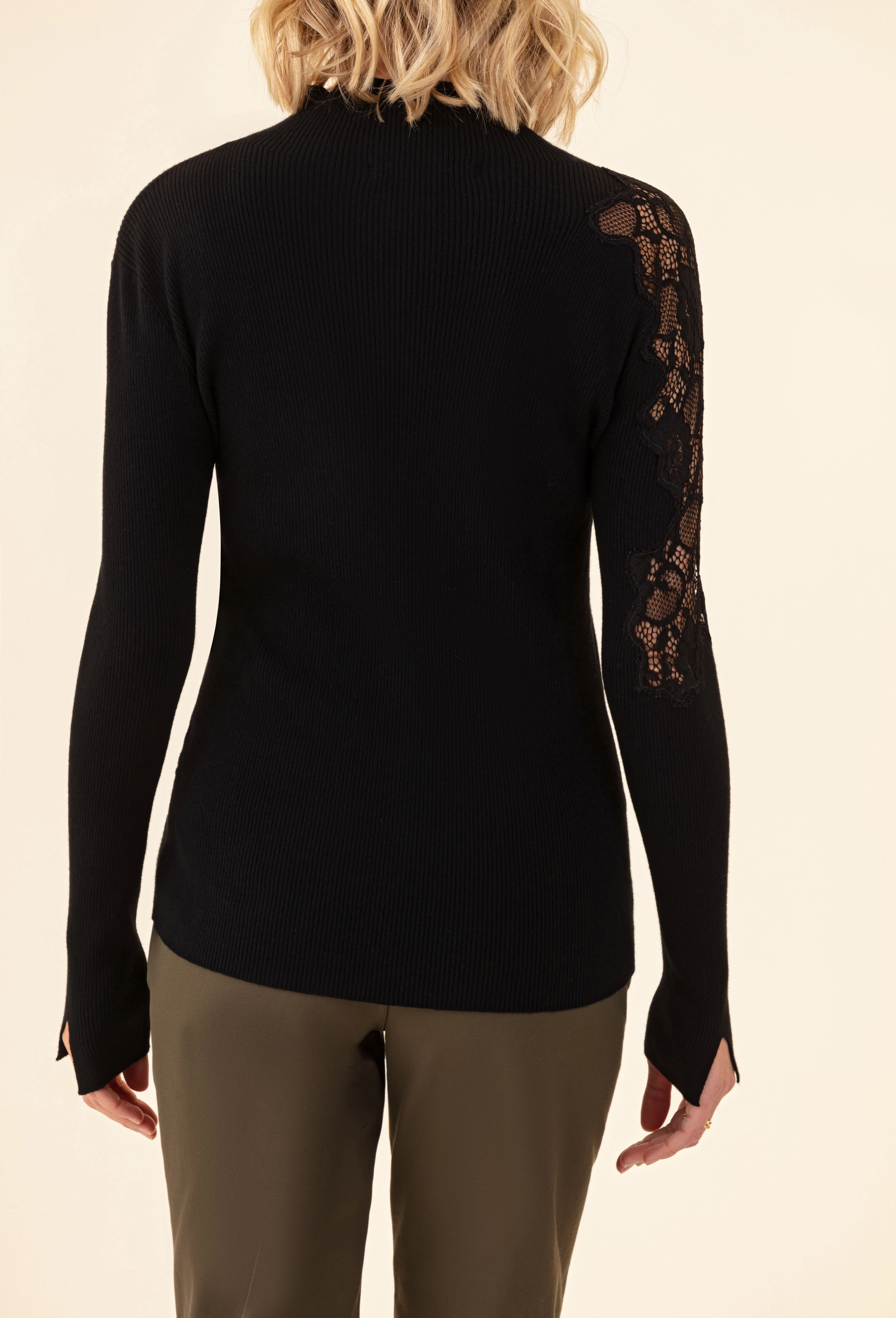 Pull Doti noir détail dentelle - Image 3