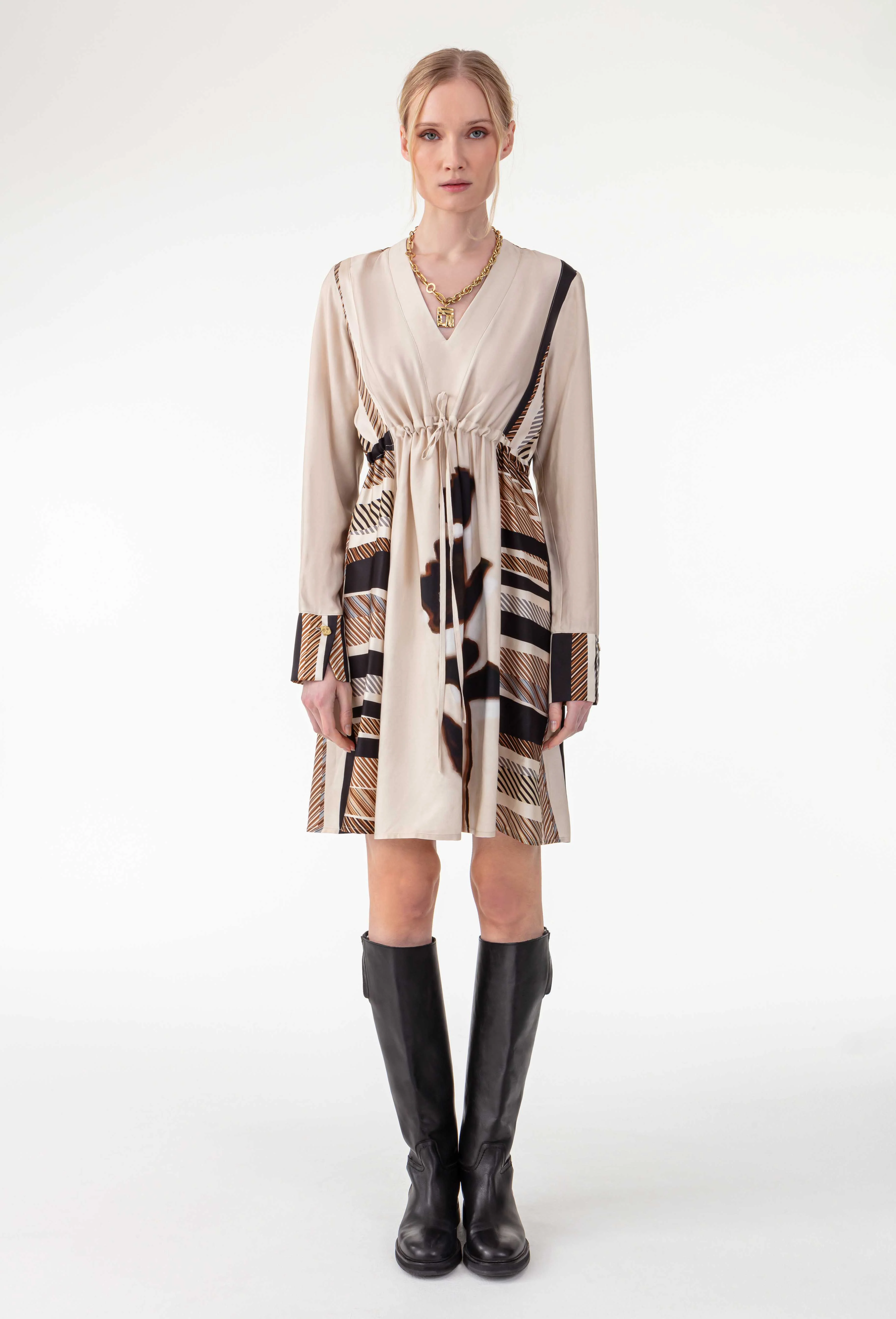 Robe LYRE